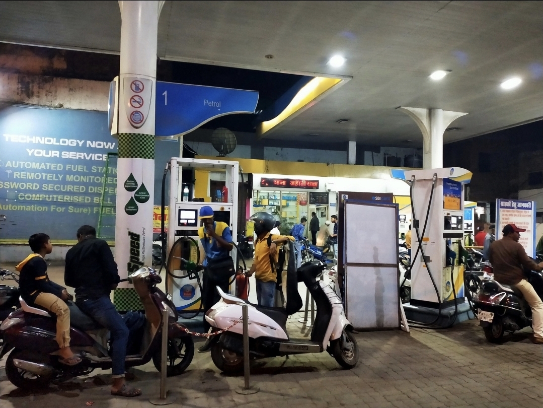 भोपाल का राजधानी पेट्रोल पंप विवाद: शाइन बाइक में 10.5 लीटर की जगह 16 लीटर पेट्रोल?