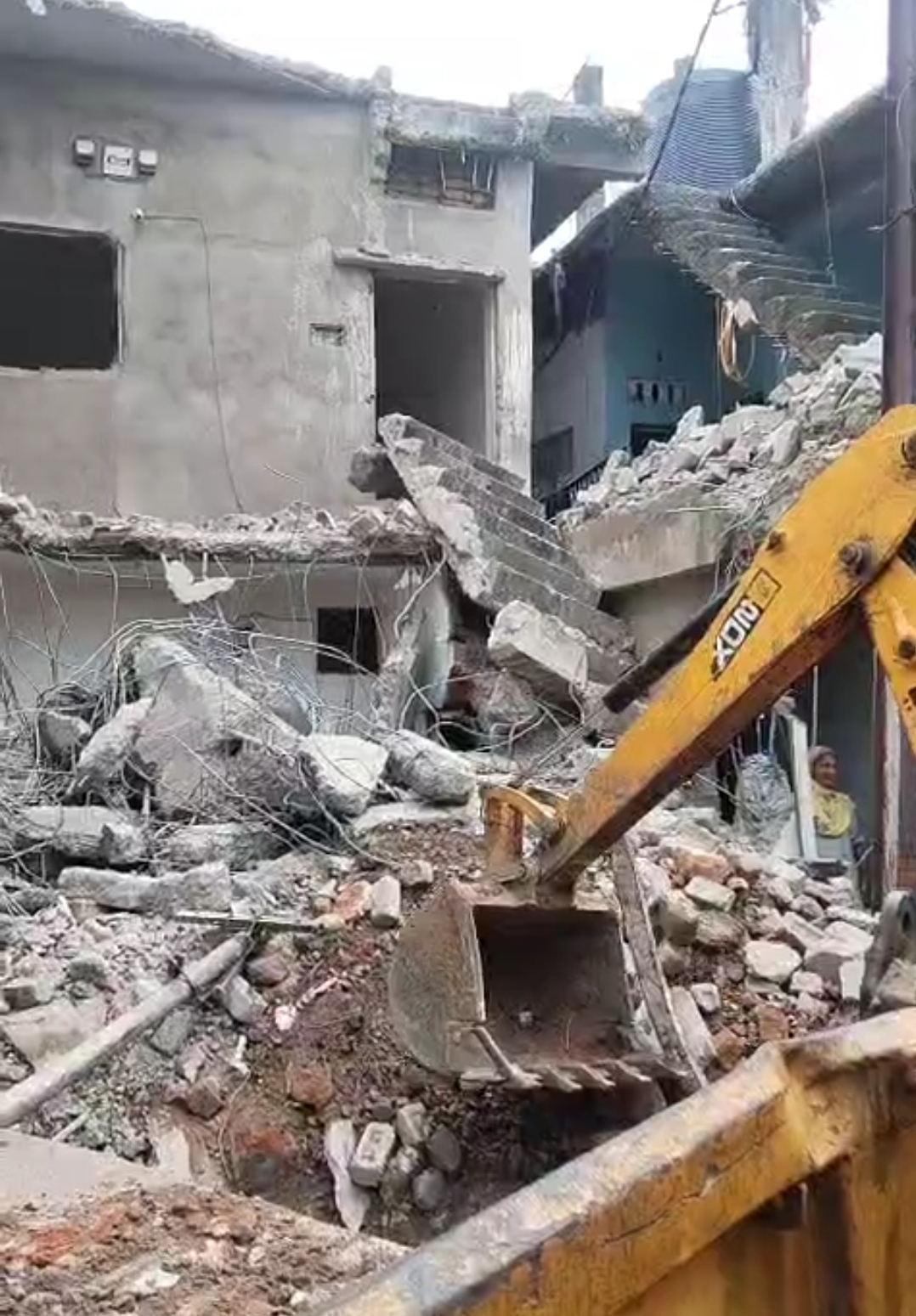 भोपाल में बुलडोजर: लव जिहाद केस में आरोपियों साहिल और साद के मकान ध्वस्त
