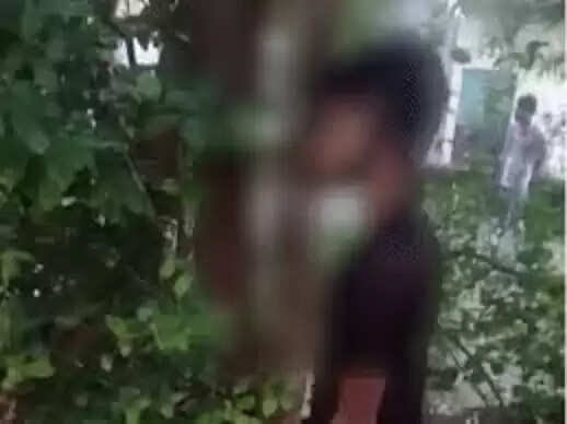 भोपाल में युवक ने की आत्महत्या, जुलूस में गर्लफ्रेंड को दूसरे युवक संग डांस करते देख आहत था